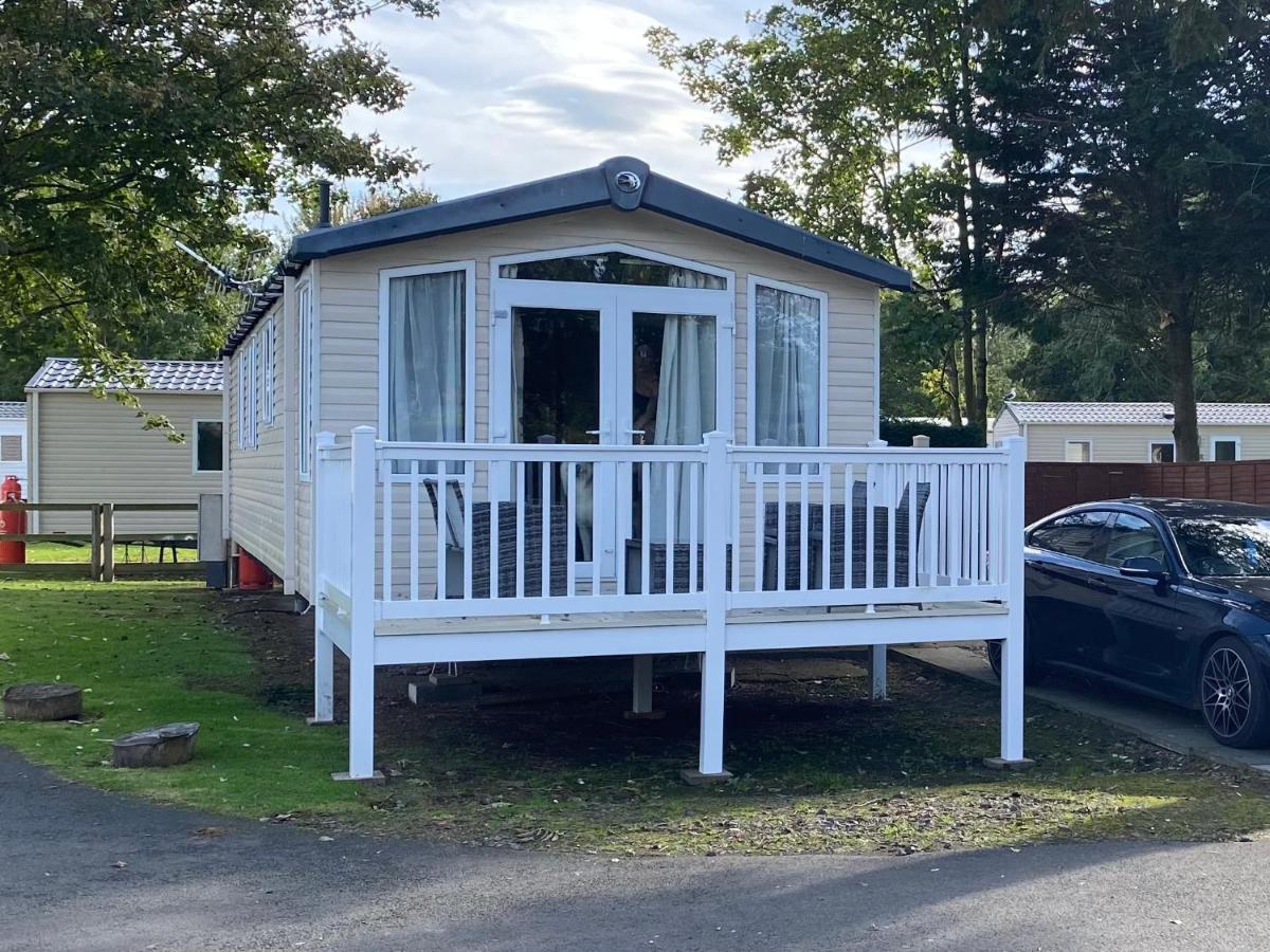 Prestige Static Caravan On 5 Star Holiday Park Cheswick  Экстерьер фото