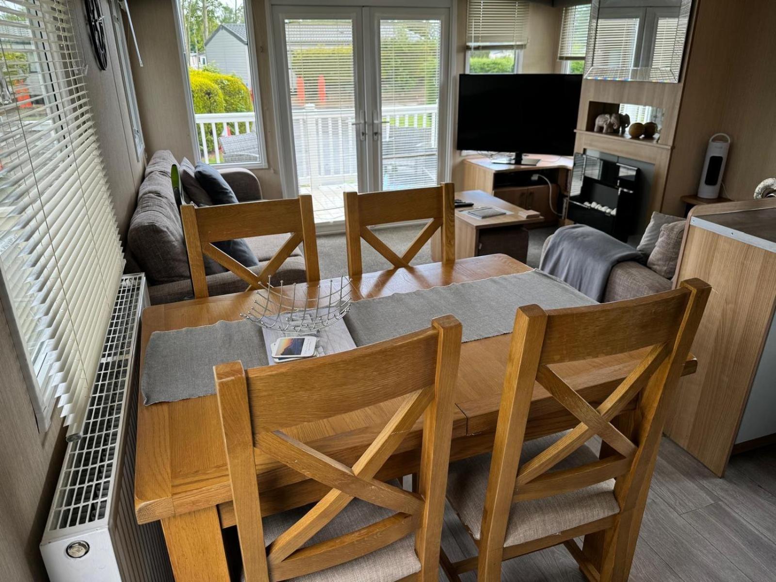 Prestige Static Caravan On 5 Star Holiday Park Cheswick  Экстерьер фото